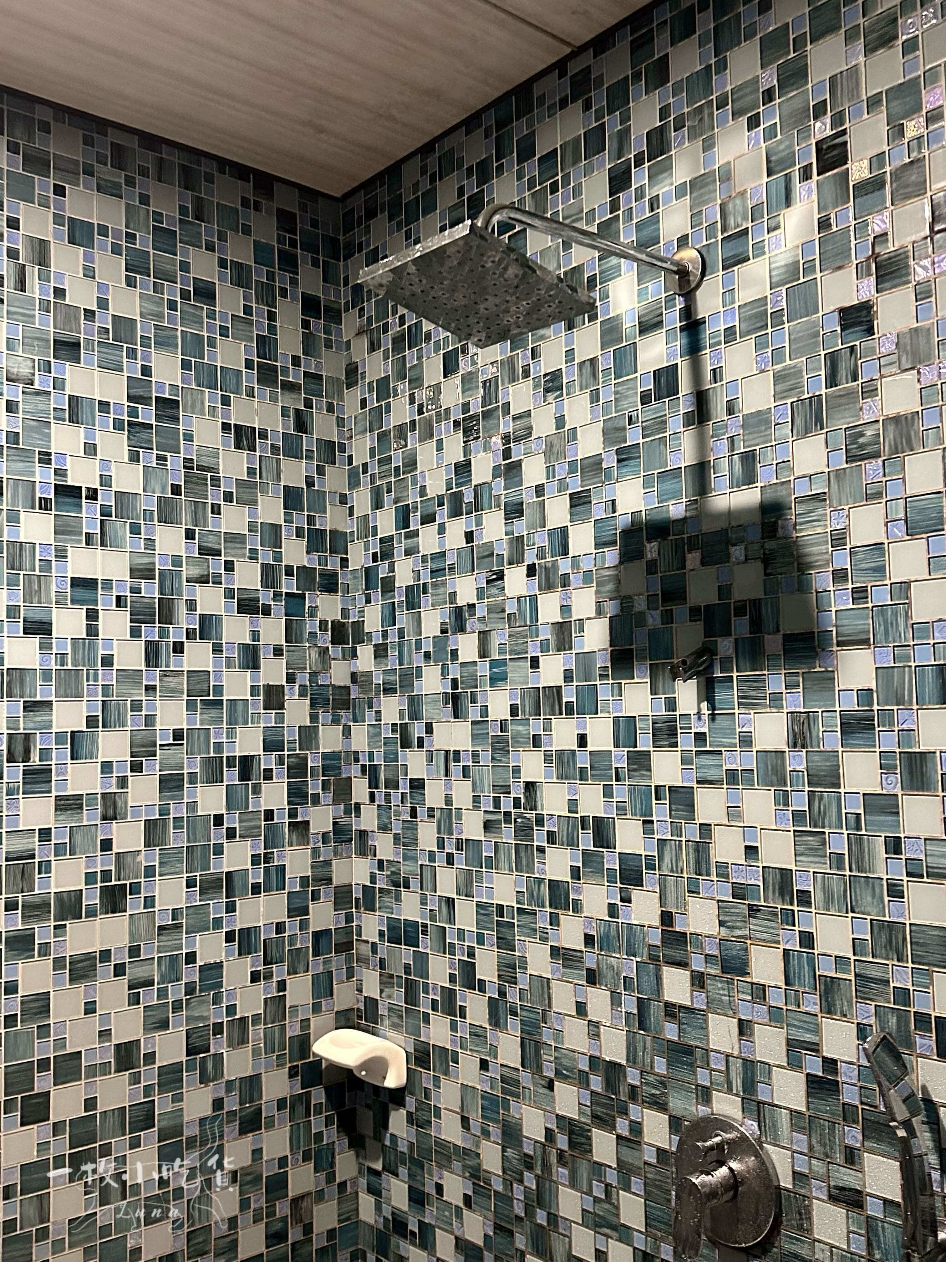 Doule Motel Bathroom3