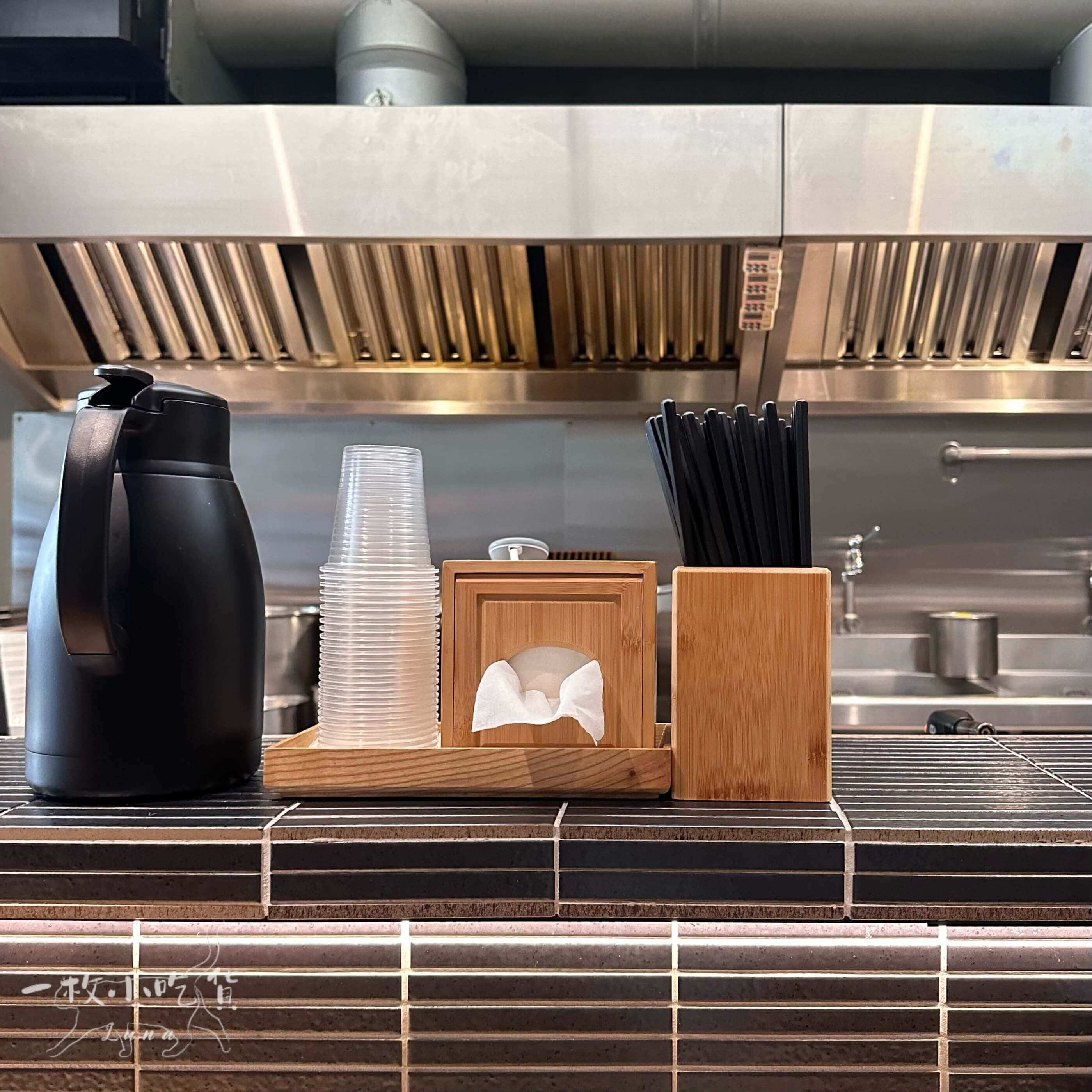 chicken white interior3