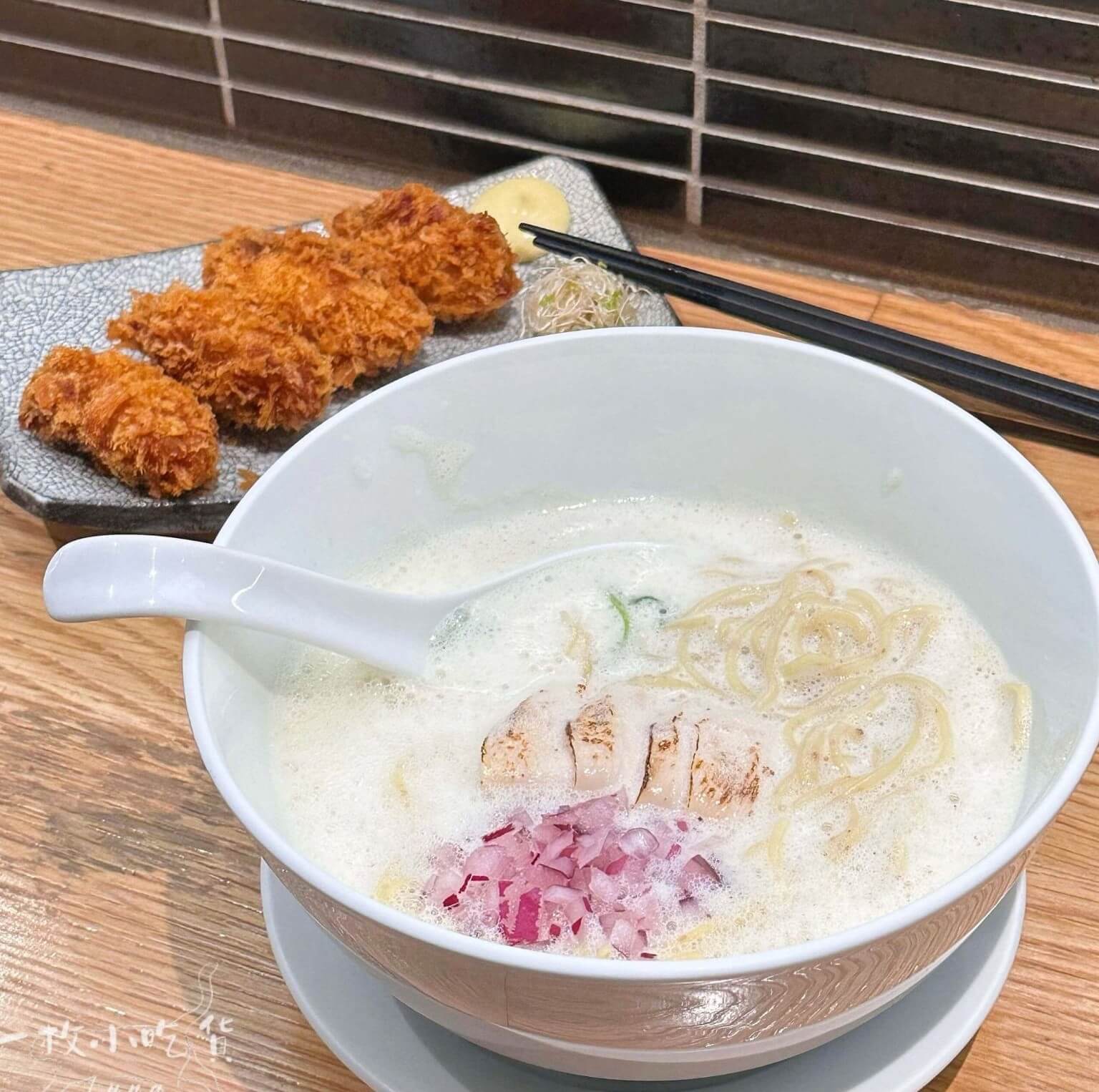 千璽公子雞白湯拉麵
