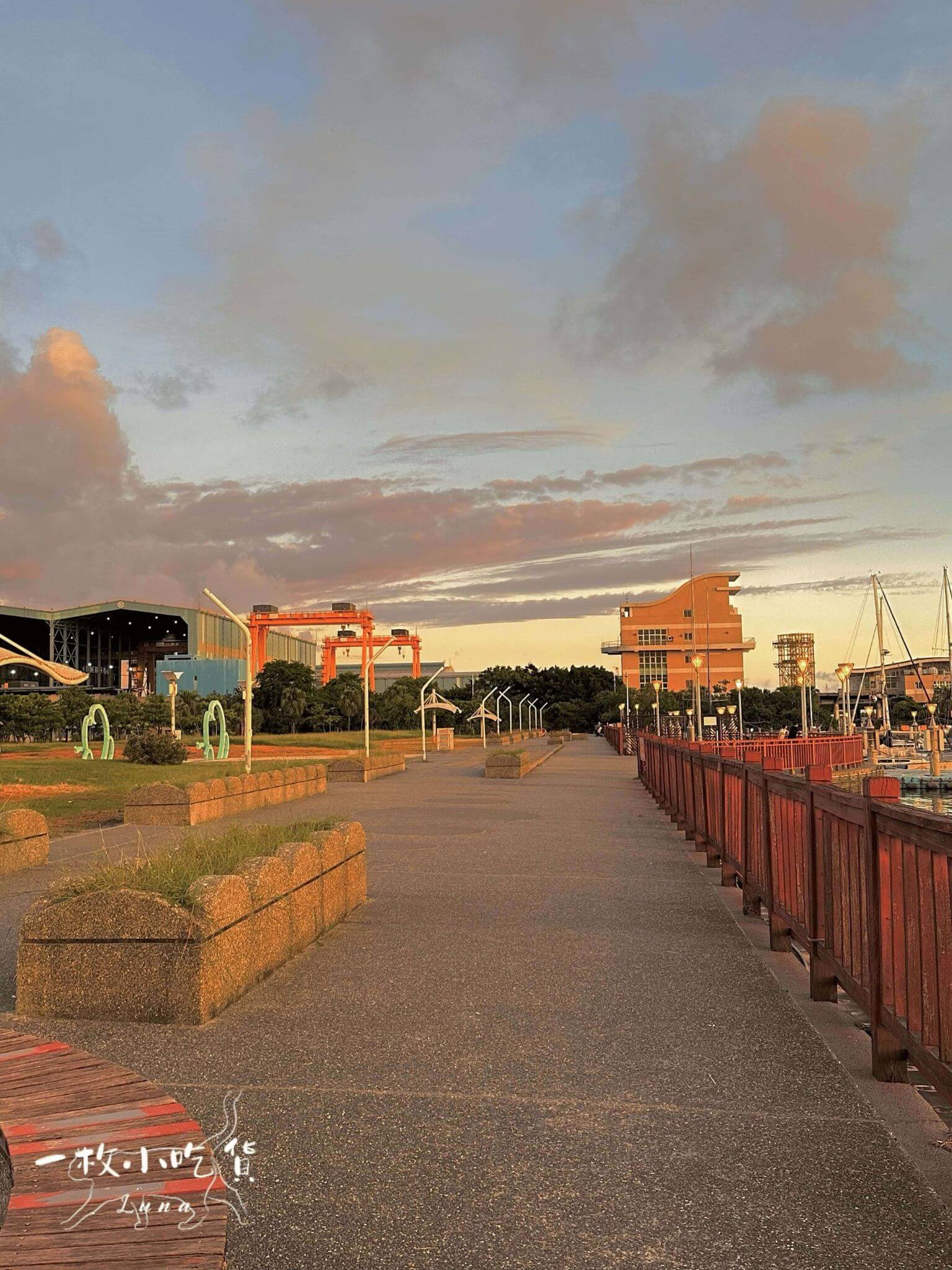 興達港情人步道