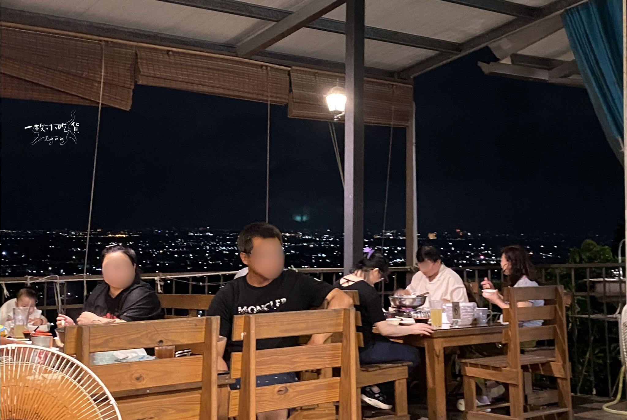Starry Dagangshan Scenic Cafe 12