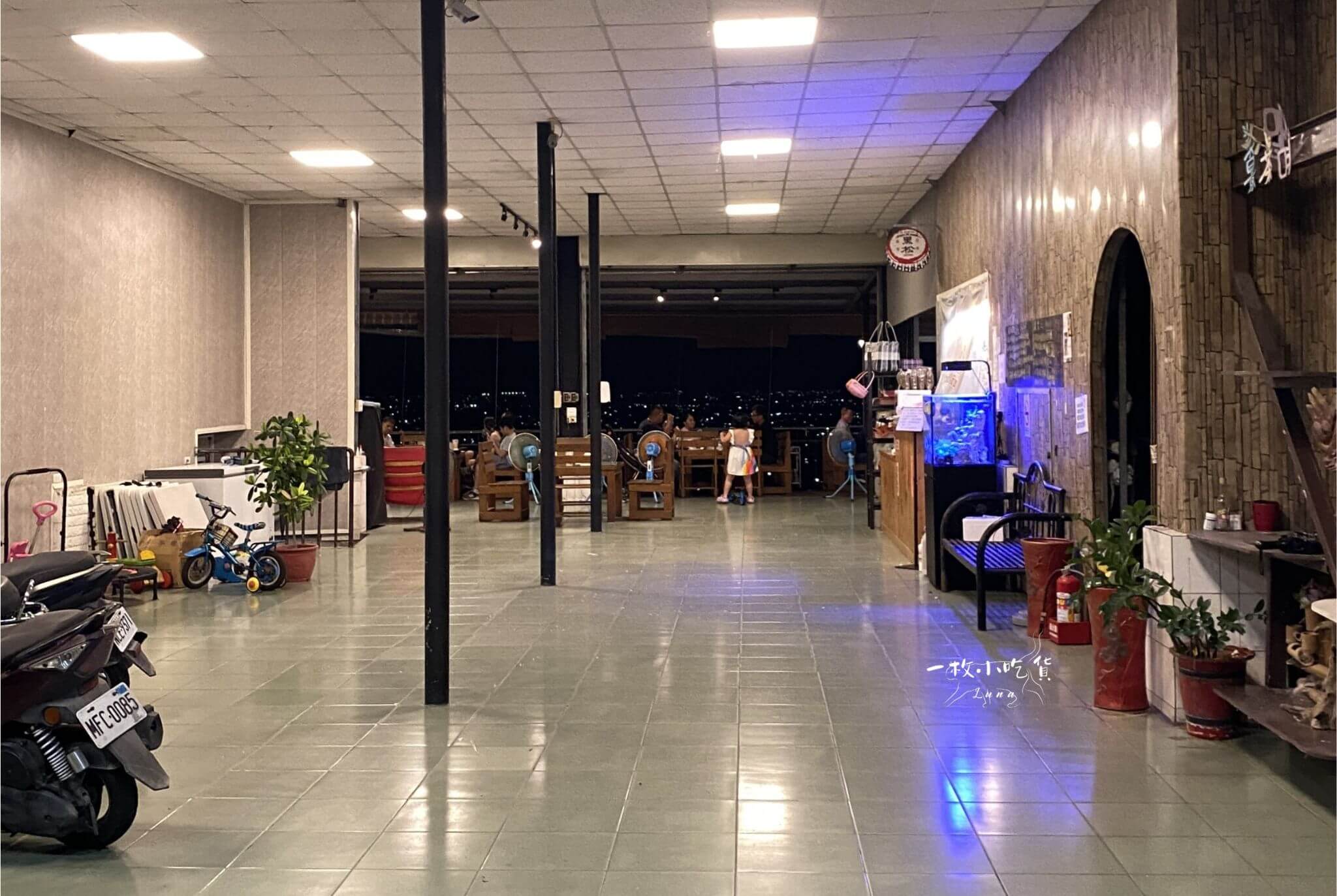 Starry Dagangshan Scenic Cafe 13